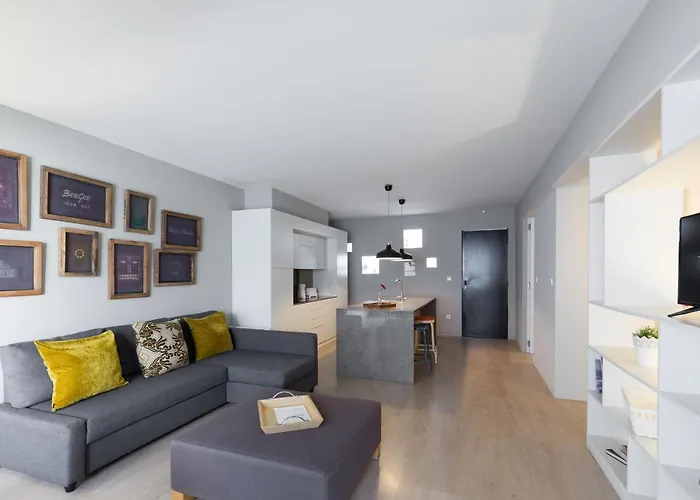 By Pcale Apartamento Oporto