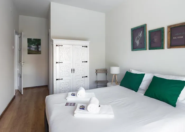 By Pcale Appartement