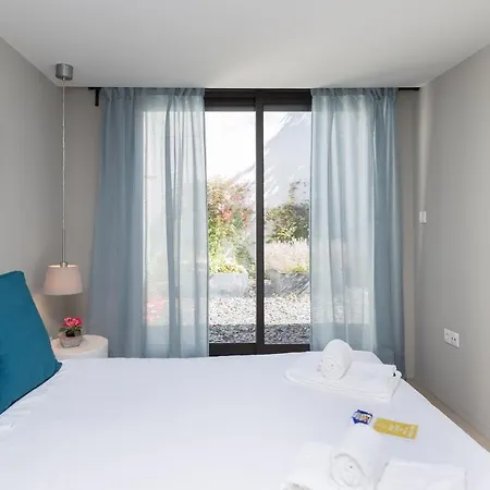 By Pcale Apartment *