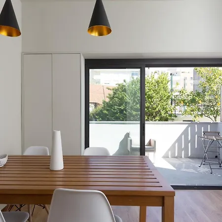 By Pcale Apartment
