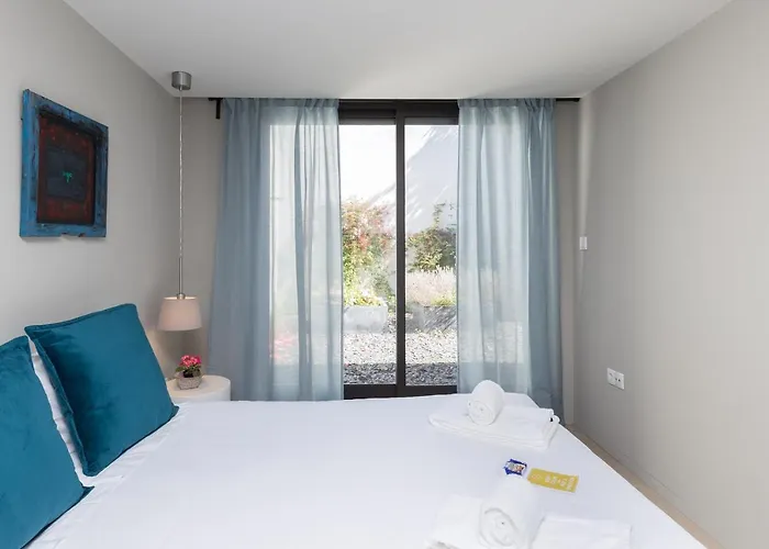 By Pcale Apartment *