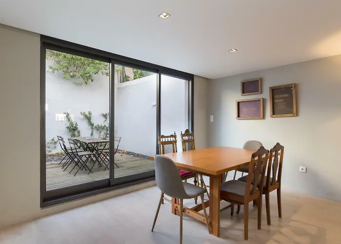 By Pcale Apartment *